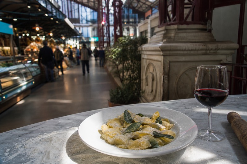 Central Market, 9 Tastings, 6 Drinks